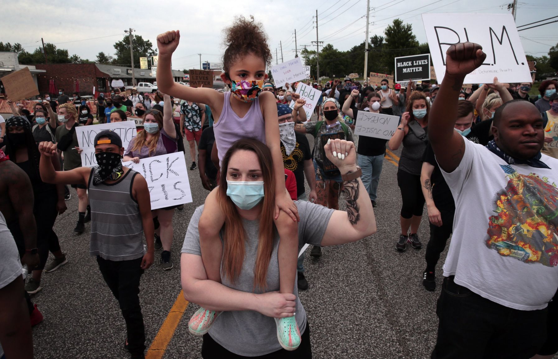 Protesters march on Florissant